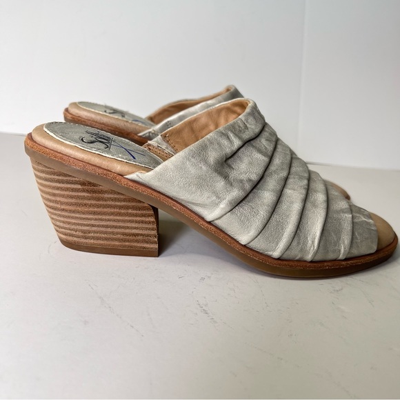SOFFT CHRISSIE RUCHED LEATHER CHUNKY HEEL MULES SLIDES SIZE 9.5 NWOT - Picture 10 of 10